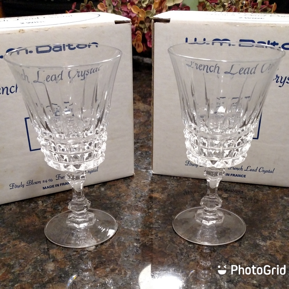 4 W.M. Dalton French Lead Crystal Wine Glasses - Picture 2 of 3